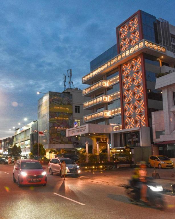 Hotel Gajahmada Pontianak Exterior photo